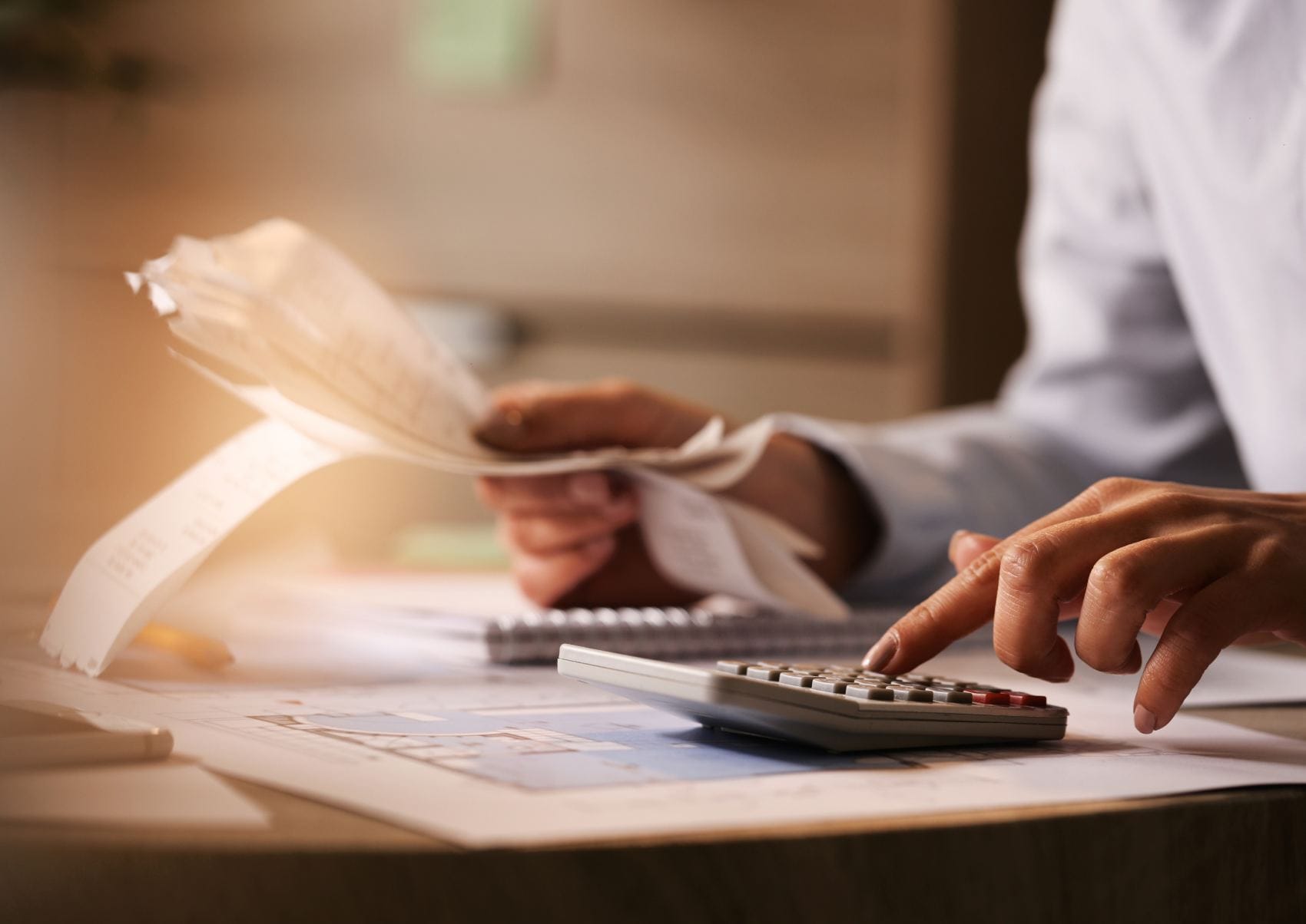 ¿Cómo hacer un invoice en Estados Unidos?